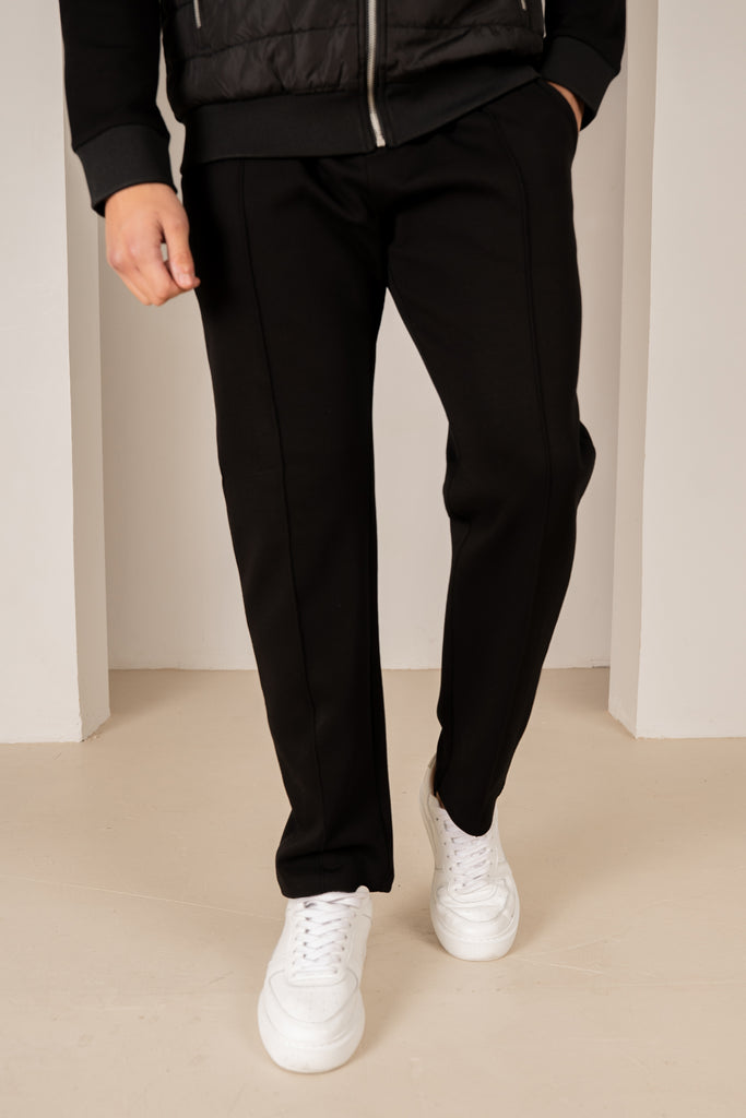 Pintuck Interlock Jogger - Black