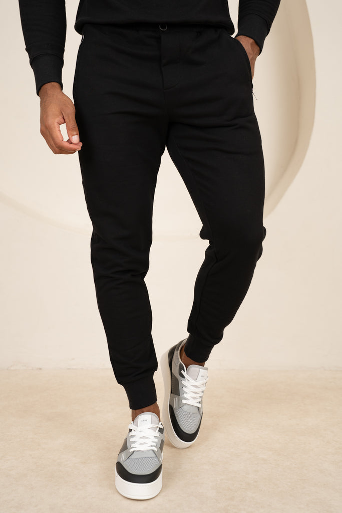Signature Cuffed Jogger - Black
