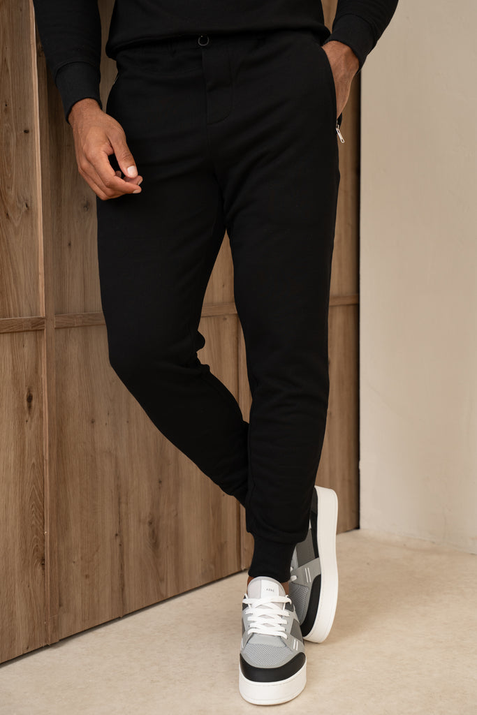 Signature Cuffed Jogger - Black