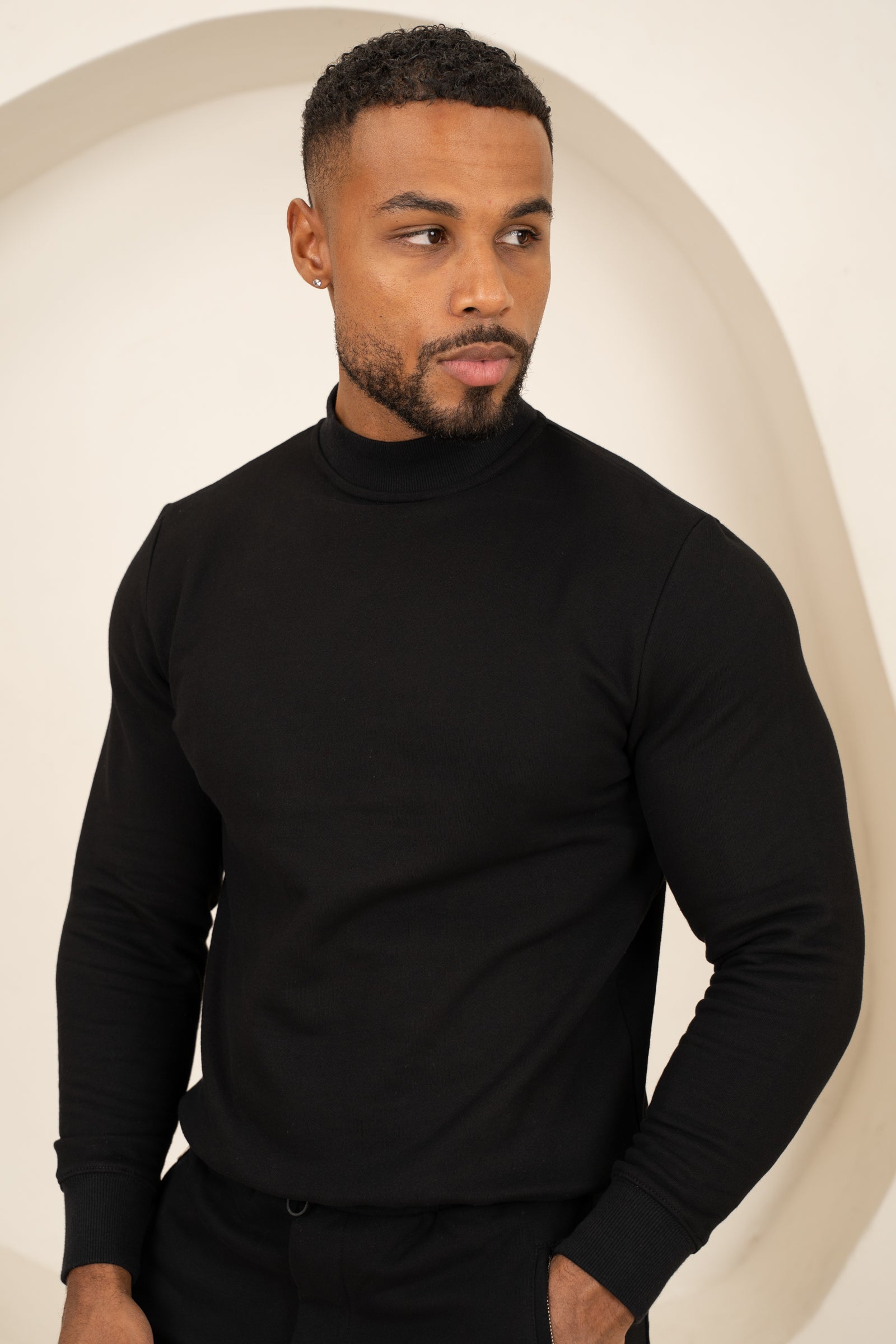 Signature Crew Neck Sweatshirt - Black