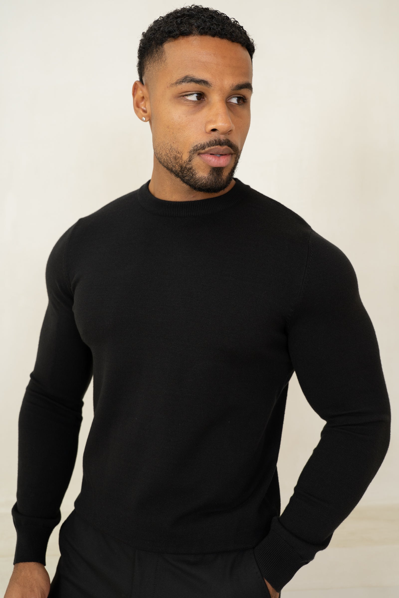 Ultra Fine Knit Crew Neck Jumper - Black